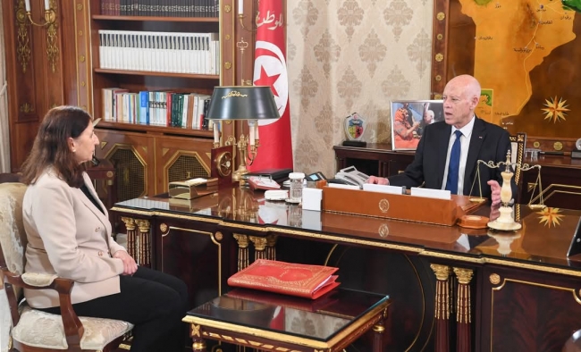  رئيس الجمهورية يؤكد لدى استقباله رئيسة الحكومة ضرورة منح الاولوية المطلقة للعدالة الاجتماعية
