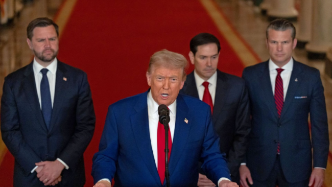 ترامب يطالب إسرائيل بعدم إلقاء المزيد من القنابل على إيران
