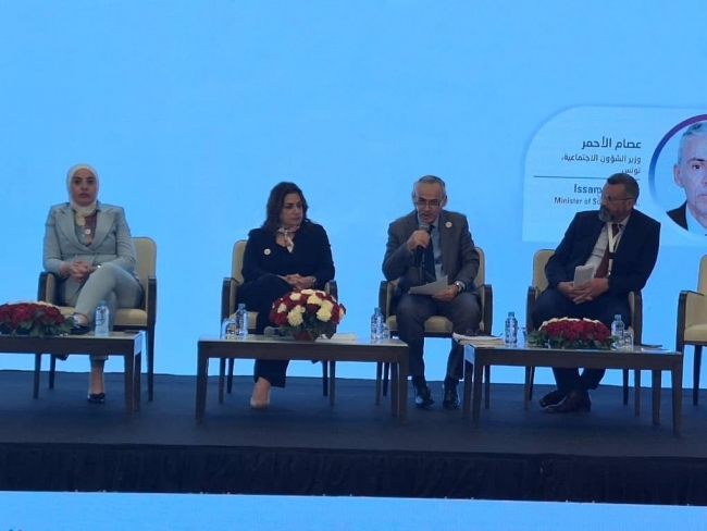 وزير الشؤون الاجتماعية يؤكد حرص تونس على الحد من الاتجار باليد العاملة