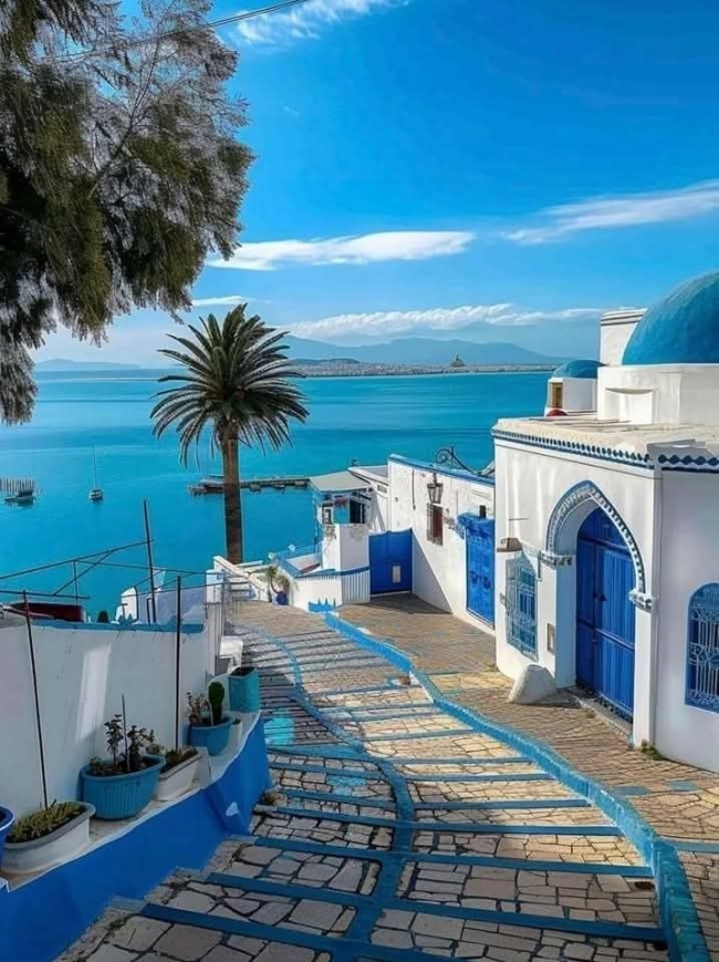 طقس حارّ ومغيّم.. مع أمطار بهذه المناطق
