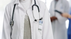 منظمة الأطباء الشبّان تُعلّق جميع تحركاتها الاحتجاجية إثر التوصّل إلى اتفاق مع سلطة الإشراف