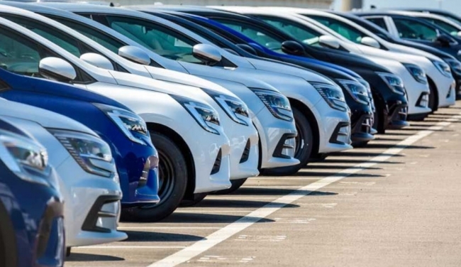 البرلمان يُقر فصلا يمنح امتيازا جبائيًا عند توريد سيارة مستعملة أو جديدة أو اقتنائها من السوق المحلية وفق شروط مضبوطة